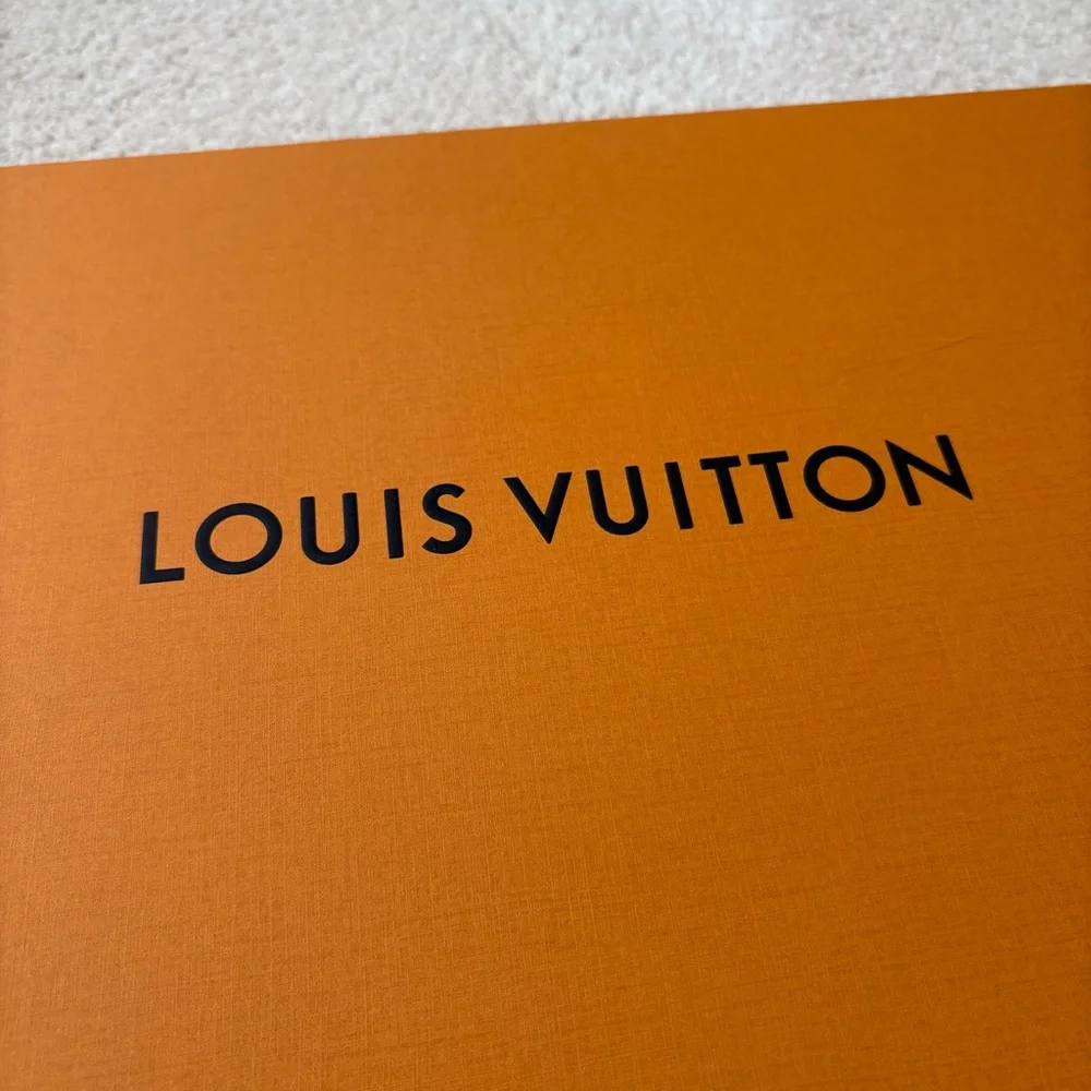 Louis Vuitton Medium flat gift box